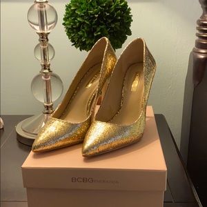 BCBG DARK GOLD GLASS GLITTER PUMP SIZE 7.5